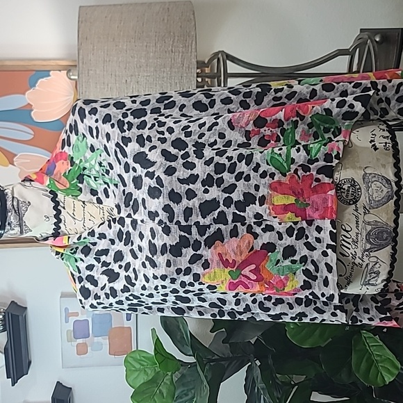 Whimsy Rose Floral Leopard Print Women's Knit Shall - Picture 2 of 7